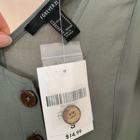 Forever 21 sage green romper - Picture 4 of 4